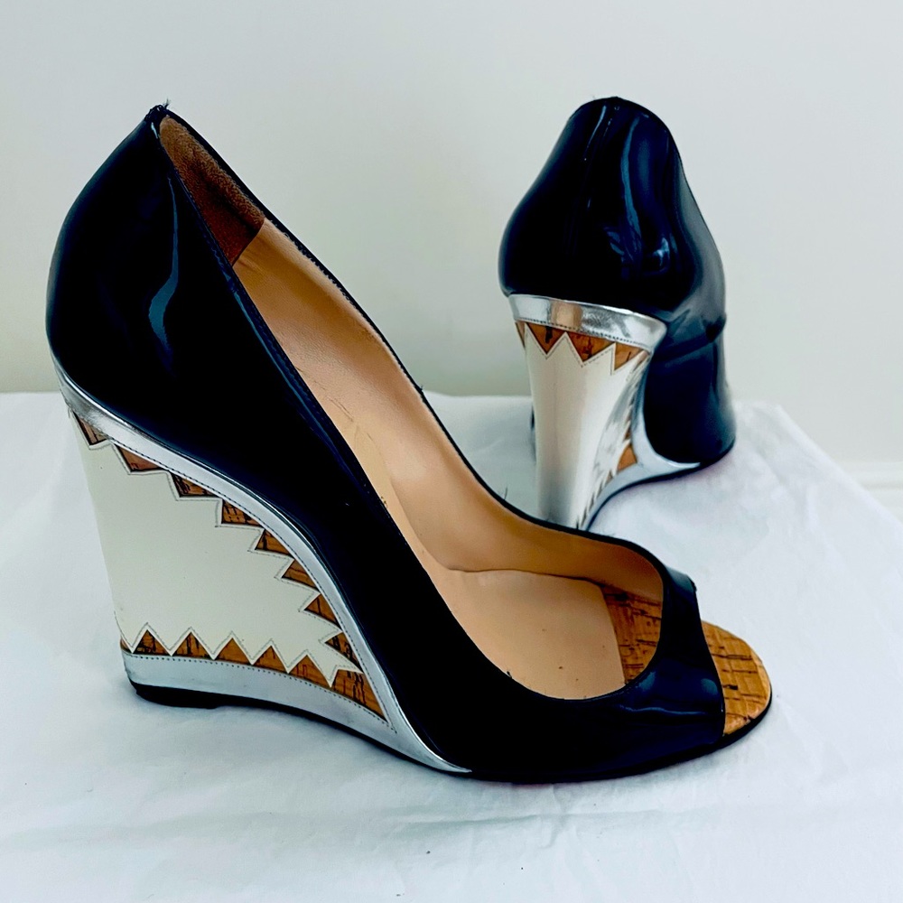 Authenticated Christian Louboutin Wedges, Patent Leather Size EU 38.5